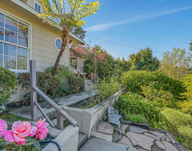 3331 Bennett Drive - Photo Thumbnail 3