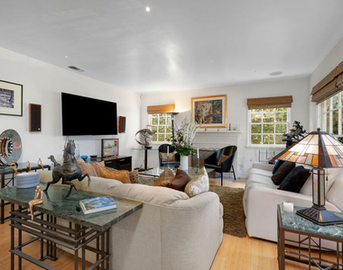 3331 Bennett Drive - Photo Thumbnail 8