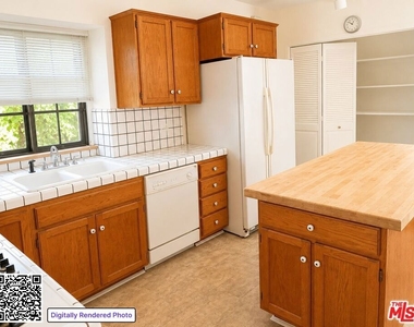 220 S Palm Drive - Photo Thumbnail 5
