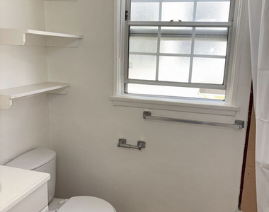 639 S Cochran Avenue - Photo Thumbnail 10