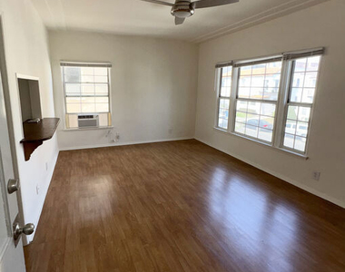 639 S Cochran Avenue - Photo Thumbnail 1