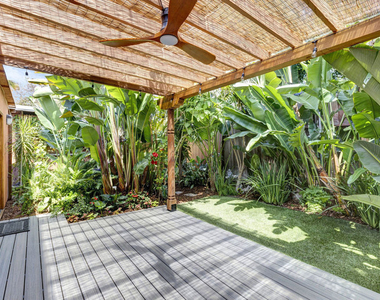 1138 1/2 Poinsettia Place - Photo Thumbnail 17