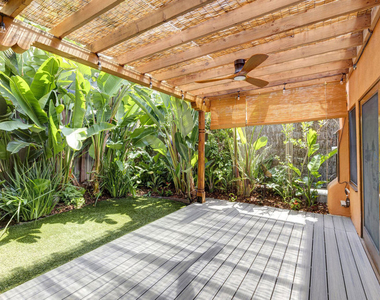 1138 1/2 Poinsettia Place - Photo Thumbnail 2