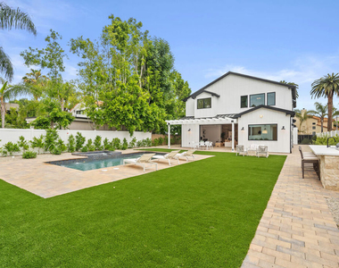 4475 Mammoth Avenue - Photo Thumbnail 9