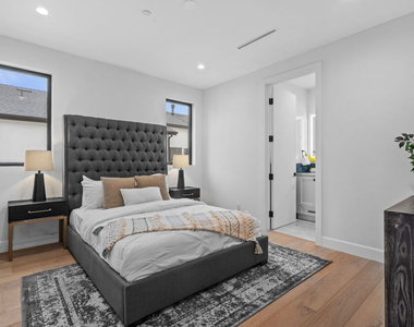 4475 Mammoth Avenue - Photo Thumbnail 15
