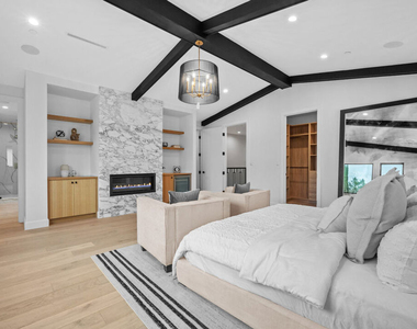 4475 Mammoth Avenue - Photo Thumbnail 12