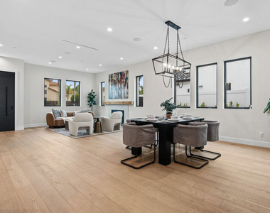 4475 Mammoth Avenue - Photo Thumbnail 2