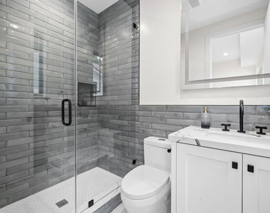 4475 Mammoth Avenue - Photo Thumbnail 8