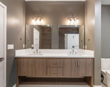 1045 Manzanita Street - Photo Thumbnail 21