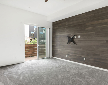 1045 Manzanita Street - Photo Thumbnail 17