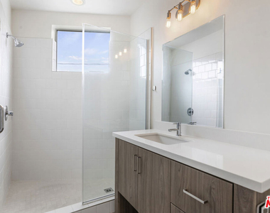 1045 Manzanita Street - Photo Thumbnail 30