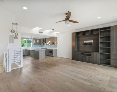 1045 Manzanita Street - Photo Thumbnail 4