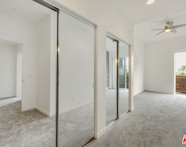 1045 Manzanita Street - Photo Thumbnail 20