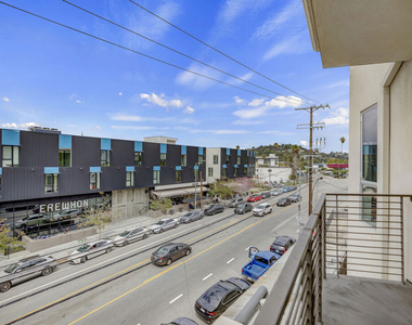 1045 Manzanita Street - Photo Thumbnail 13