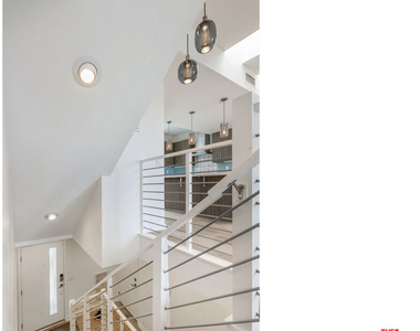 1045 Manzanita Street - Photo Thumbnail 3