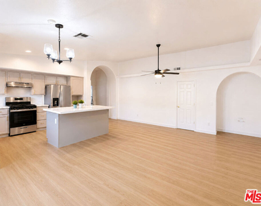 145 W M Street - Photo Thumbnail 4
