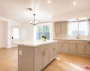 145 W M Street - Photo Thumbnail 3