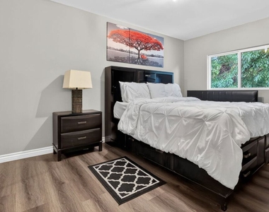 2148 Elmdale Avenue - Photo Thumbnail 13