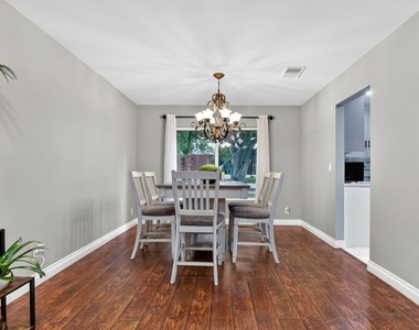 2148 Elmdale Avenue - Photo Thumbnail 5