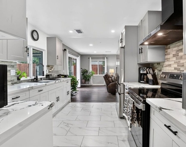 2148 Elmdale Avenue - Photo Thumbnail 7