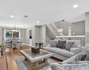 2148 Elmdale Avenue - Photo Thumbnail 3
