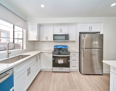830 S Norton Avenue - Photo Thumbnail 1