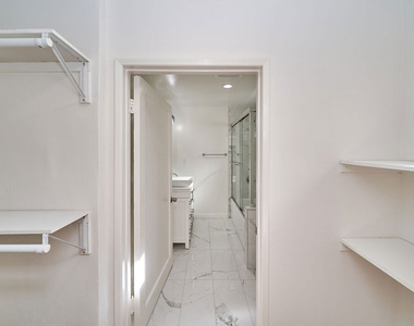 830 S Norton Avenue - Photo Thumbnail 2