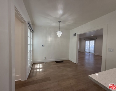 830 S Norton Avenue - Photo Thumbnail 5