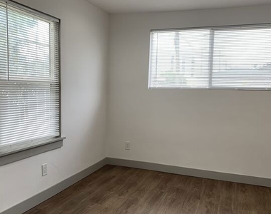 1416 W 46th Street - Photo Thumbnail 8
