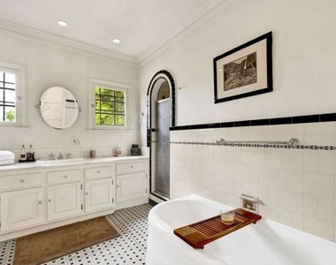 634 N Highland Avenue - Photo Thumbnail 18
