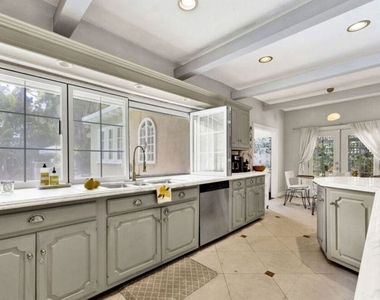 634 N Highland Avenue - Photo Thumbnail 8