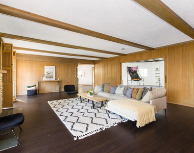 19471 Rosita Street - Photo Thumbnail 2
