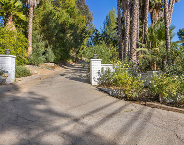 19471 Rosita Street - Photo Thumbnail 32