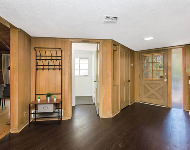 19471 Rosita Street - Photo Thumbnail 3