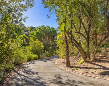 19471 Rosita Street - Photo Thumbnail 31