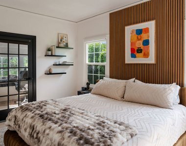 2209 N Gower Street - Photo Thumbnail 17