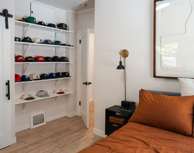 2209 N Gower Street - Photo Thumbnail 23