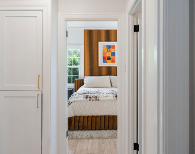2209 N Gower Street - Photo Thumbnail 16