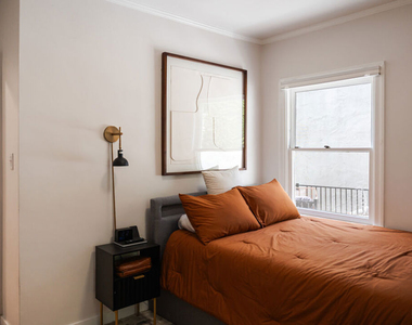 2209 N Gower Street - Photo Thumbnail 22