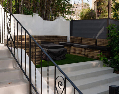 2209 N Gower Street - Photo Thumbnail 30
