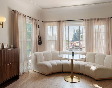 2209 N Gower Street - Photo Thumbnail 9