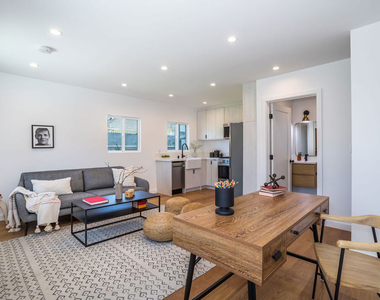 3941 Buckingham Road - Photo Thumbnail 9