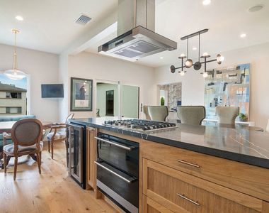 8021 Blackburn Avenue - Photo Thumbnail 19