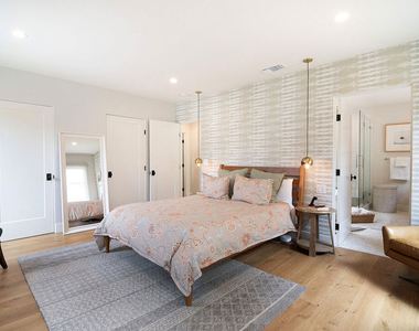 8021 Blackburn Avenue - Photo Thumbnail 23