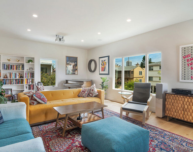 8021 Blackburn Avenue - Photo Thumbnail 10