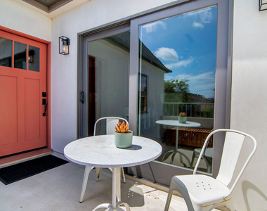 8021 Blackburn Avenue - Photo Thumbnail 5