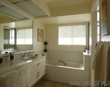 6743 Fashion Hills Blvd - Photo Thumbnail 16