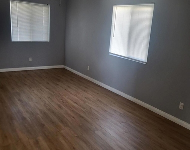 9344 Maple Street - Photo Thumbnail 8