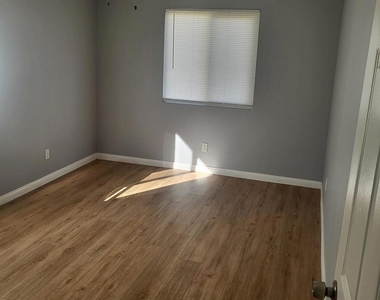 9344 Maple Street - Photo Thumbnail 9