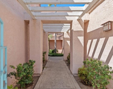 12083 Calle De Montana - Photo Thumbnail 3